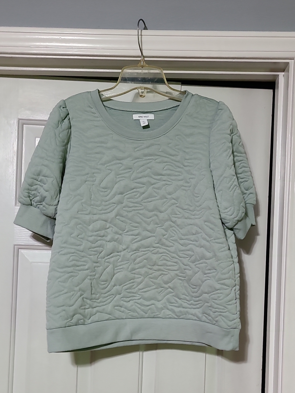 Nine West Quilted Short-Sleeve Sweatshirt Tee in Light Sage